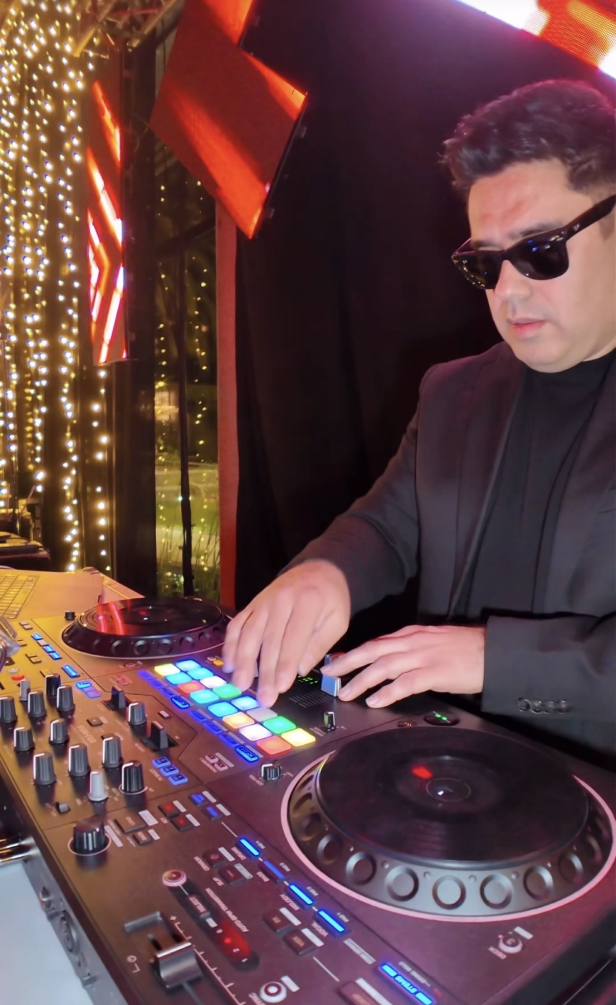 DJ MA en consola